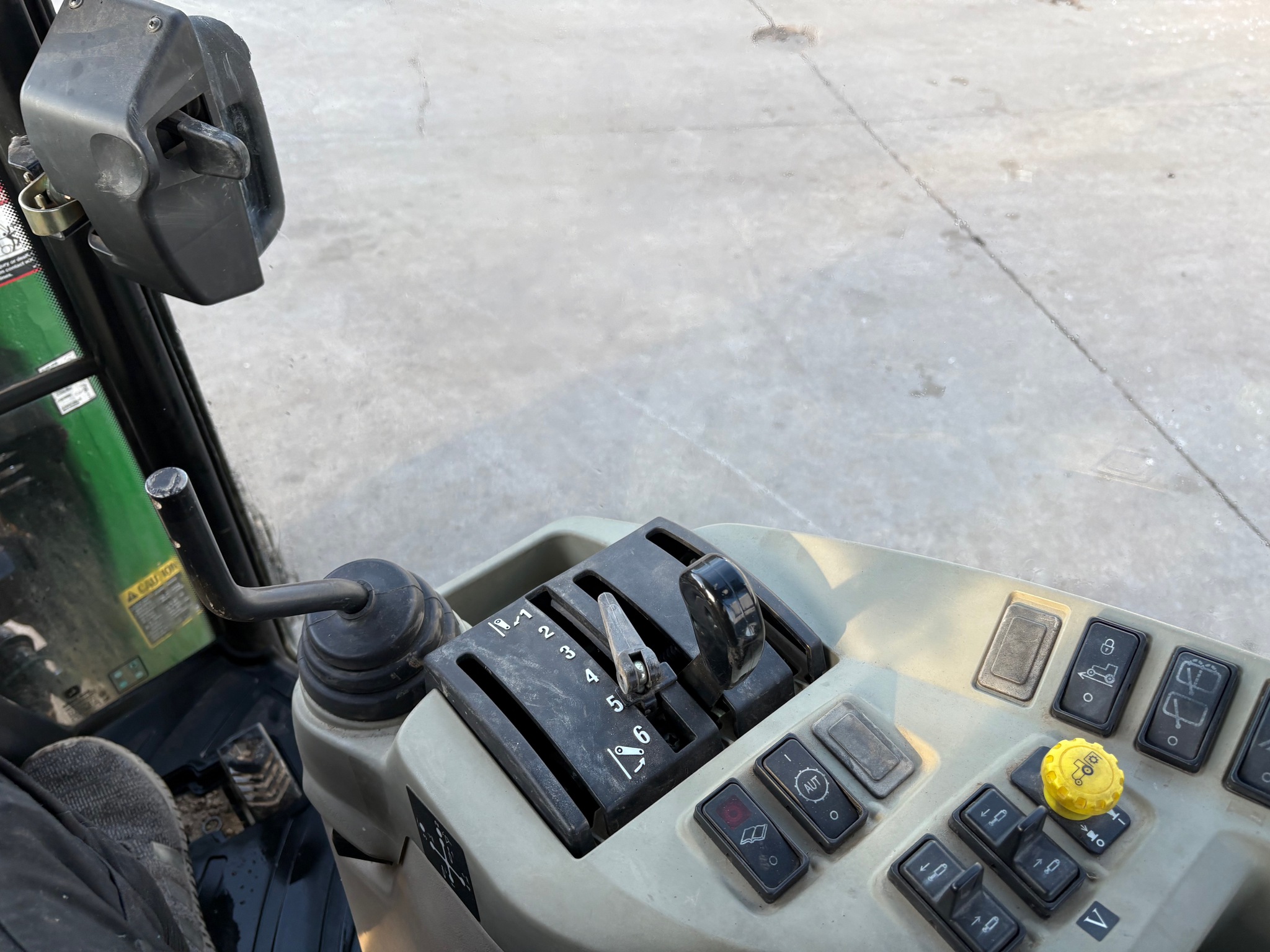 2008 John Deere 4520 Image 12