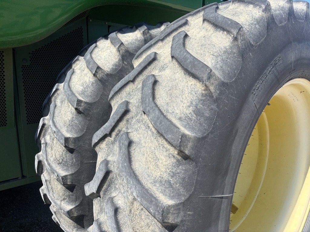 2005 John Deere 9760 STS Image 16