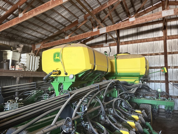 2024 John Deere DB66 - Photo9