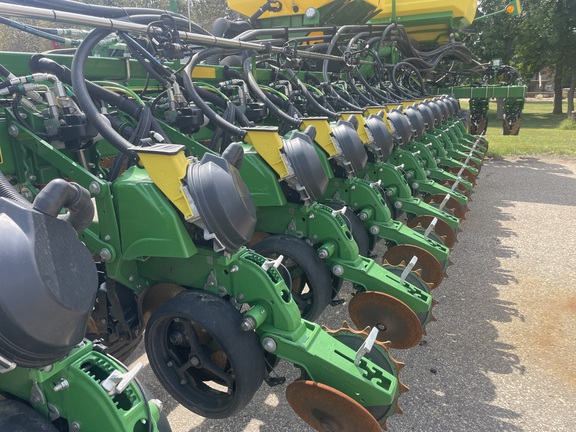 2024 John Deere DB66 - Photo19