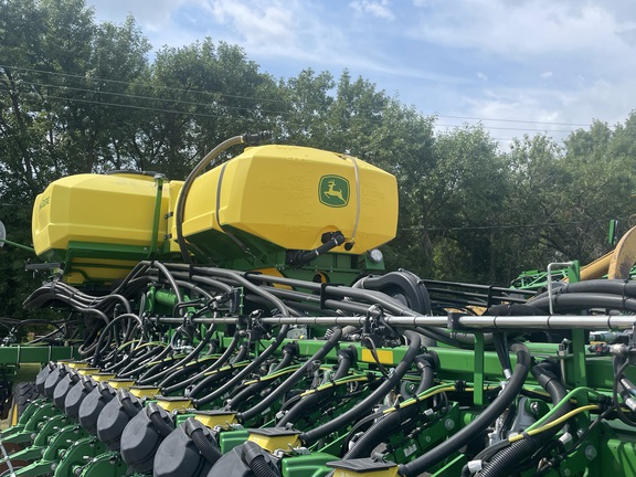 2024 John Deere DB66 - Photo30