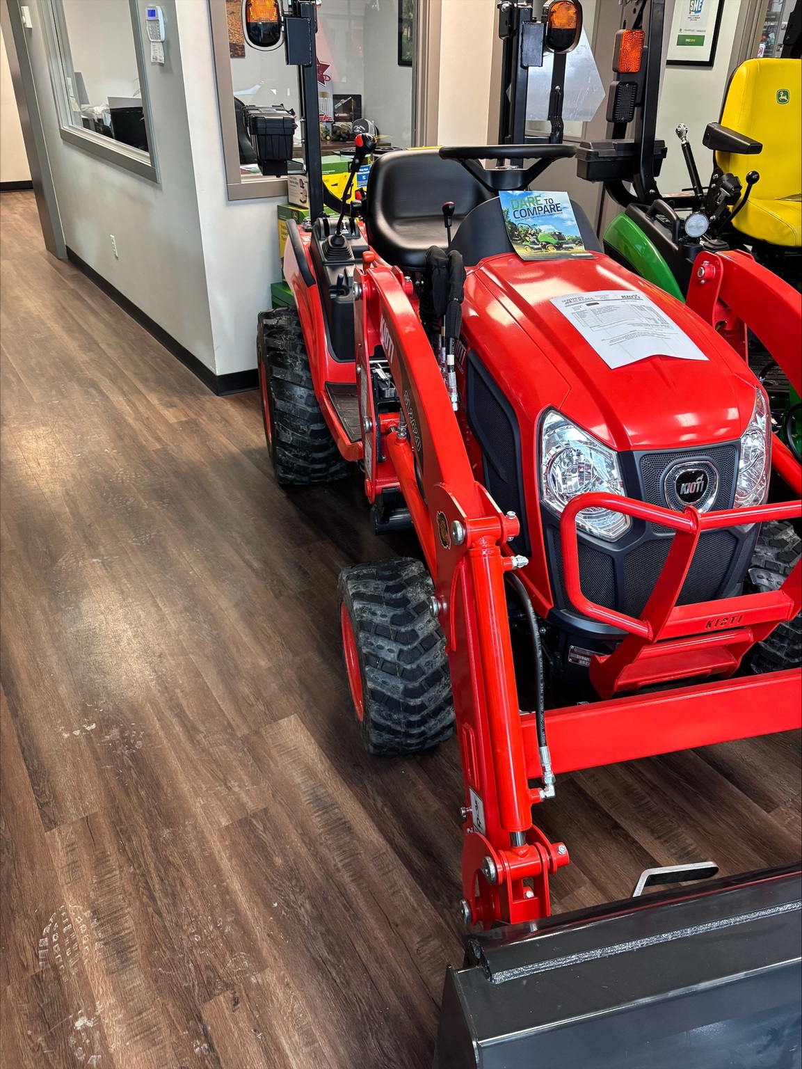 2025 Kioti CS2220 Image 5