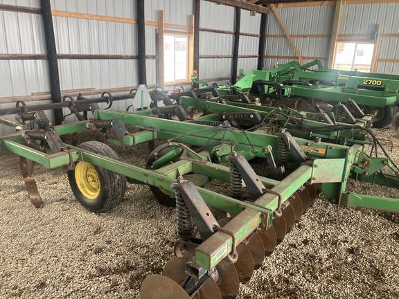 Photo of 1997 John Deere 714