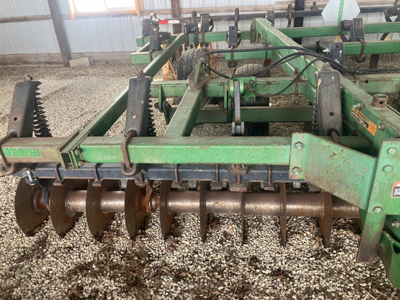 Photo of 1997 John Deere 714