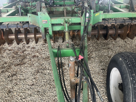 Photo of 1997 John Deere 714