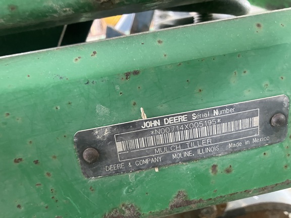 Photo of 1997 John Deere 714