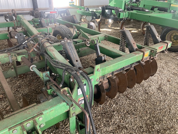 Photo of 1997 John Deere 714