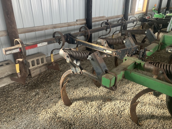 Photo of 1997 John Deere 714