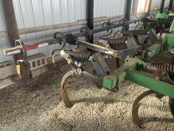 Photo of 1997 John Deere 714