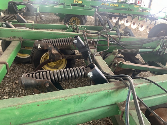 Photo of 1997 John Deere 714