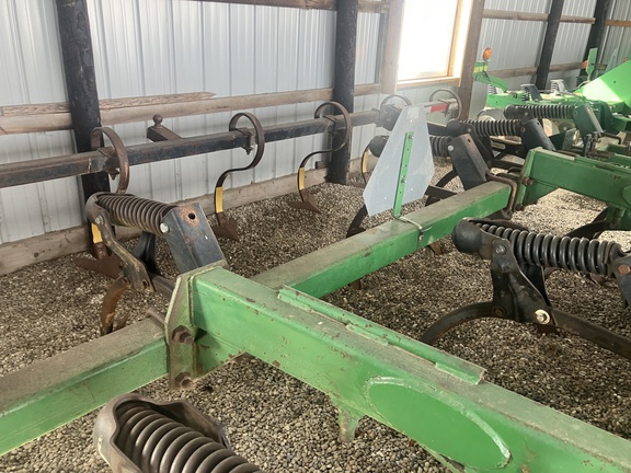 Photo of 1997 John Deere 714