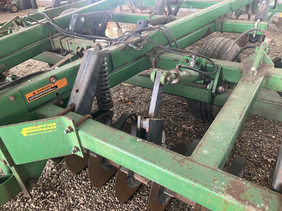 Photo of 1997 John Deere 714