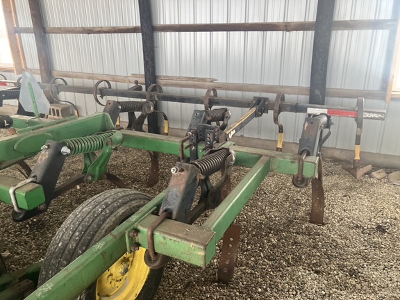 Photo of 1997 John Deere 714