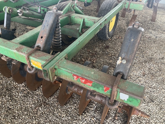 Photo of 1997 John Deere 714