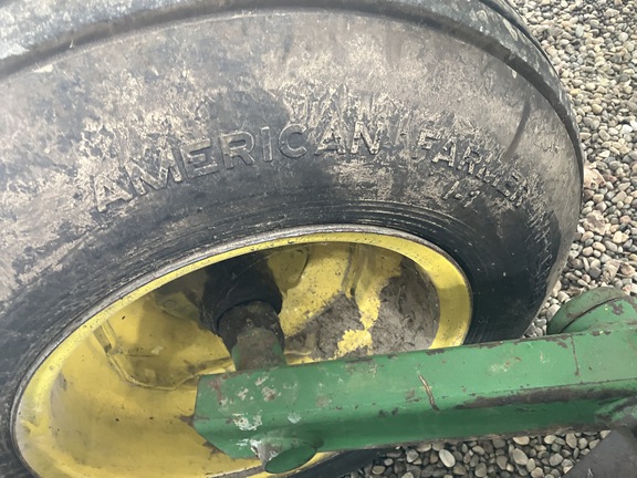 Photo of 1997 John Deere 714