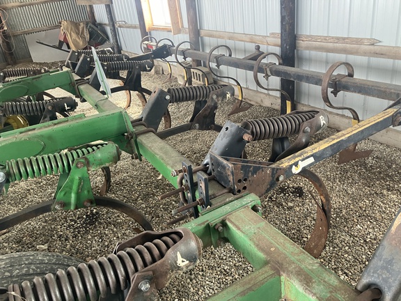 Photo of 1997 John Deere 714