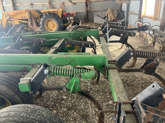 Photo of 1997 John Deere 714