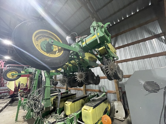  John Deere 1720