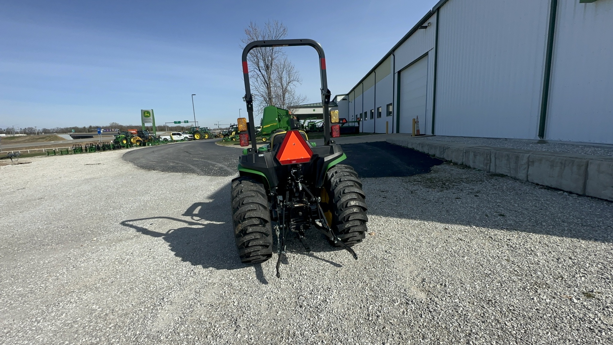  2024 John Deere 3025E at Heritage Tractor in Joplin, MO