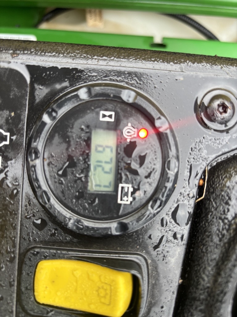 2023 John Deere Z740R Image 9