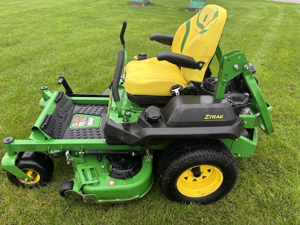2023 John Deere Z740R Image 3