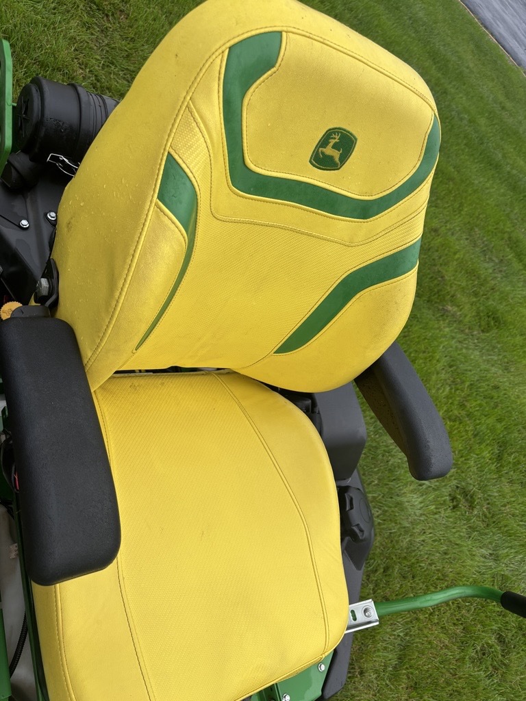 2023 John Deere Z740R Image 7