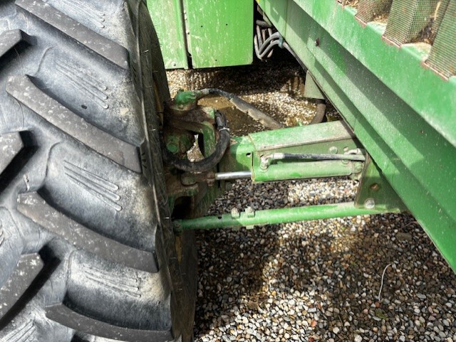 2000 John Deere 6950 Image 7