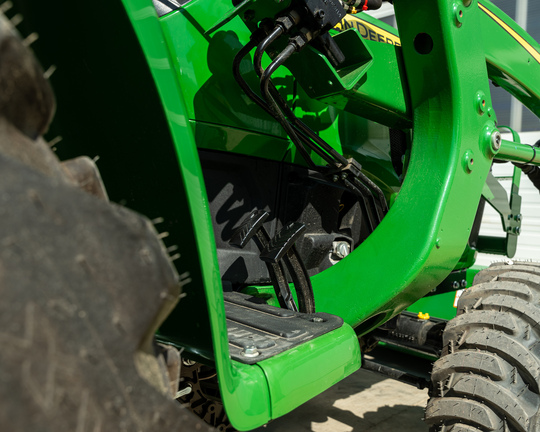 New In-Stock 2026 John Deere 3032E Compact Utility Tractors at Horizon Ag & Turf in Horizon Ag & Turf,  - Photo9
