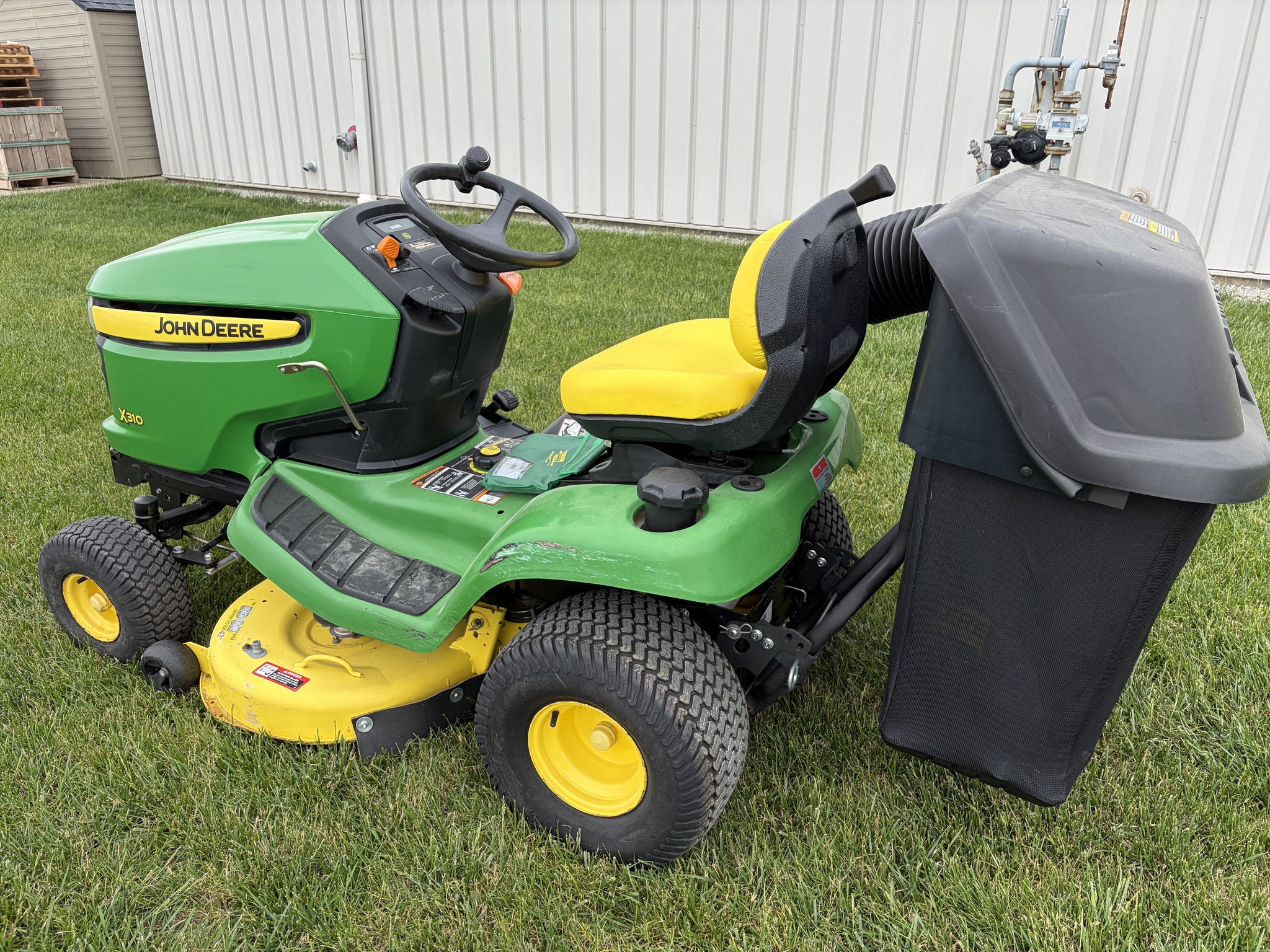 John Deere X310 Image 6