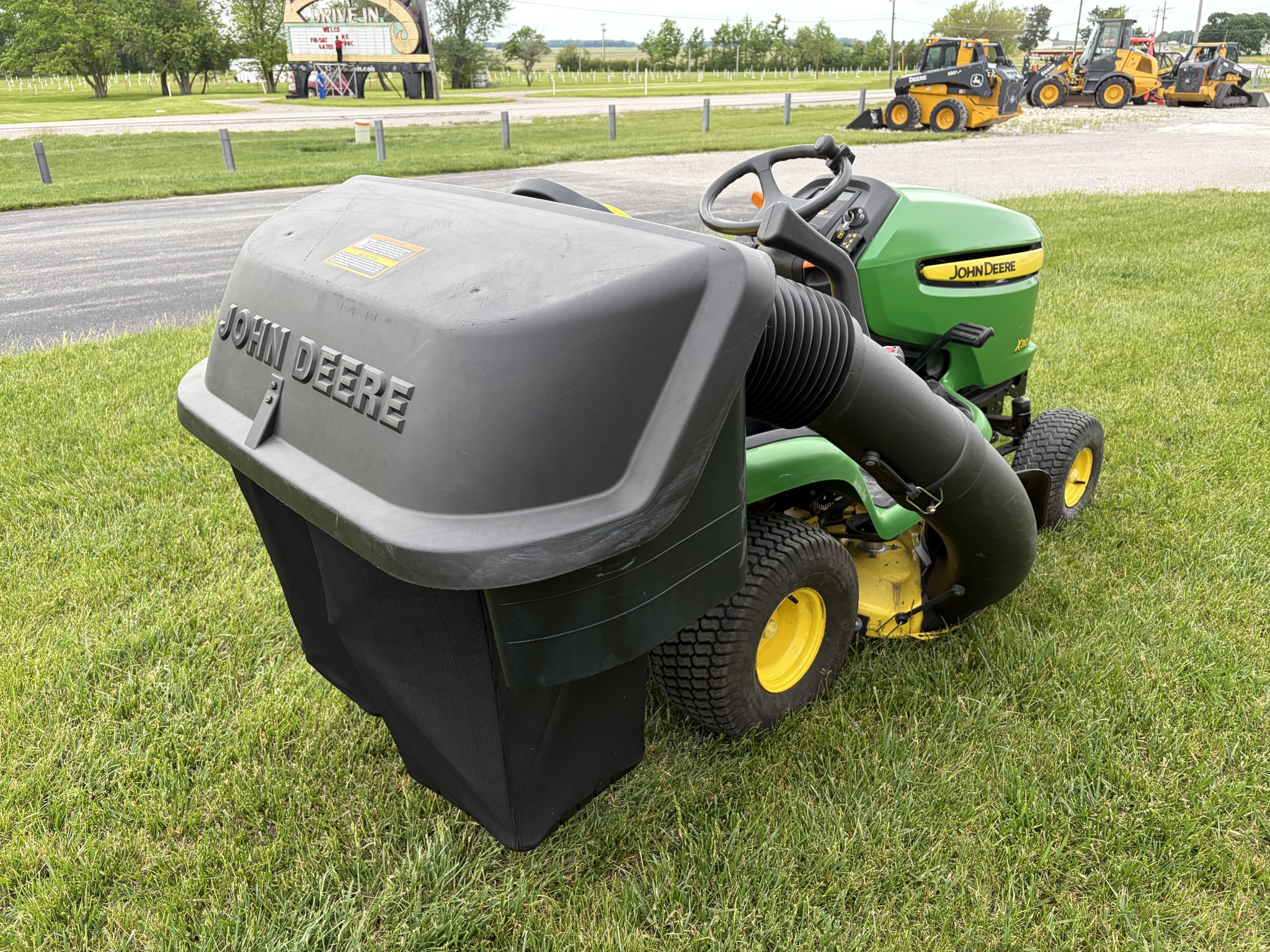 John Deere X310 Image 4