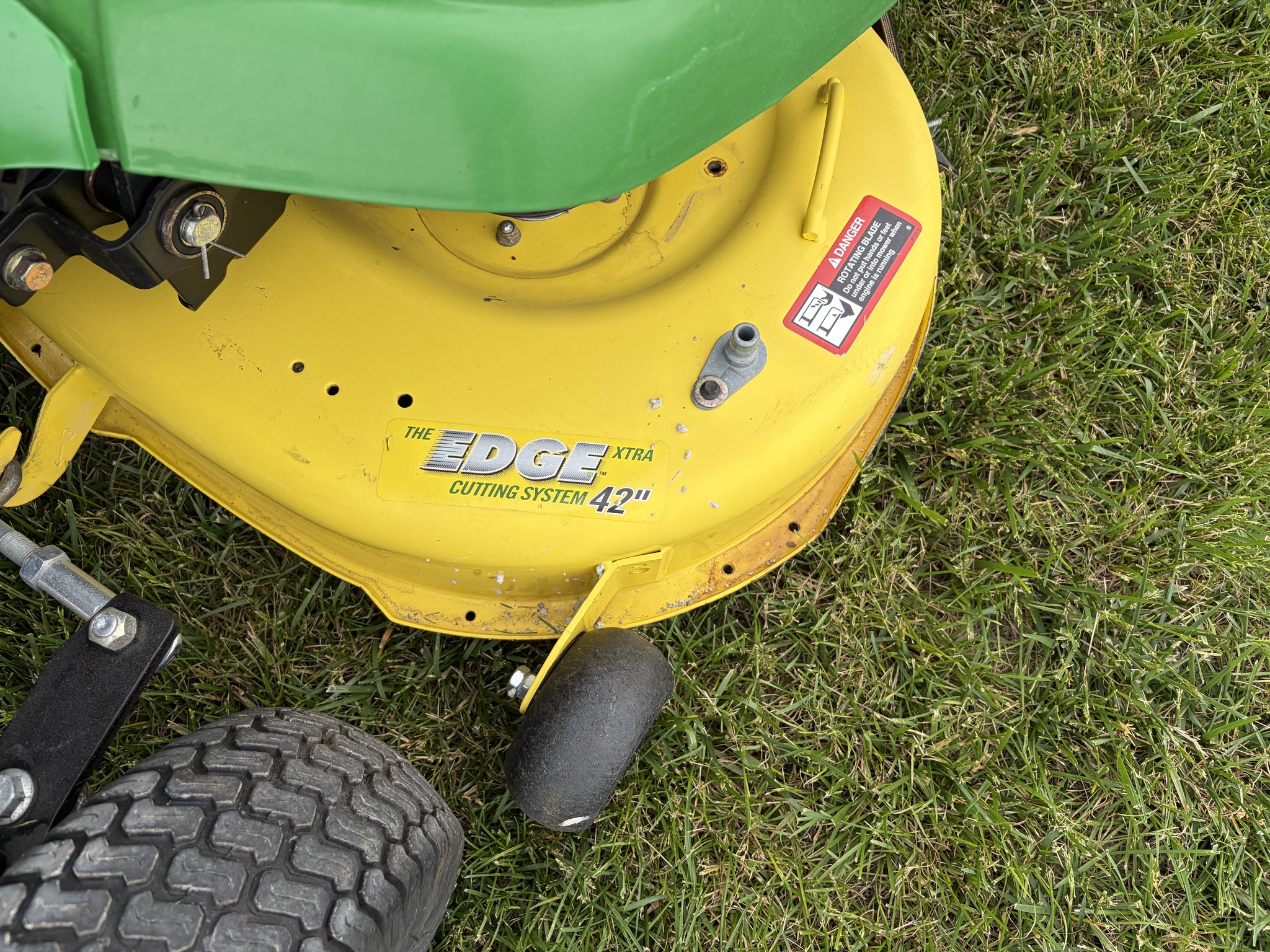 John Deere X310 Image 11