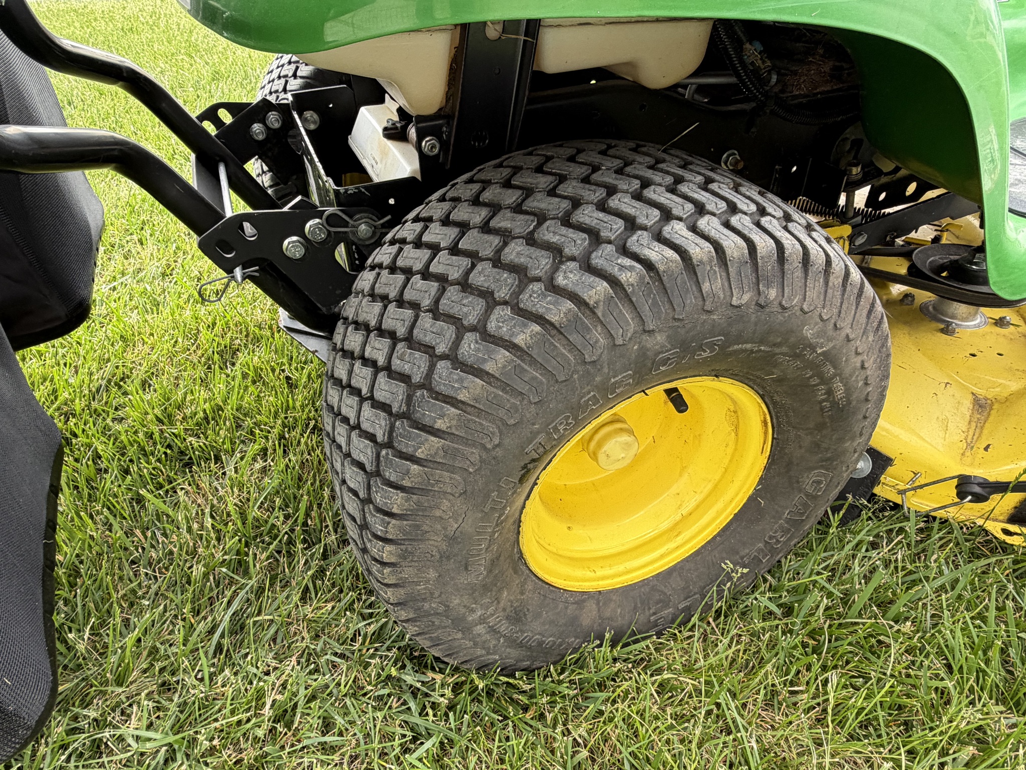 John Deere X310 Image 13
