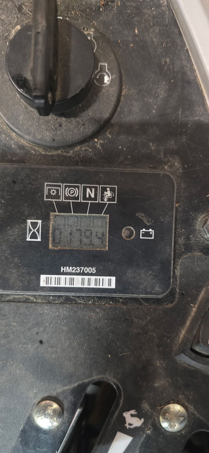 2019 Exmark RAE708GEM Image 4