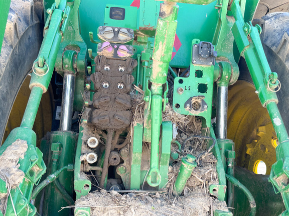 2017 John-Deere 8370R