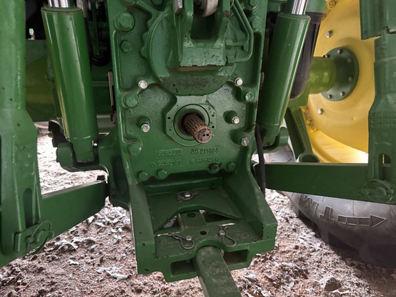 Photo of 2022 John Deere 6135E