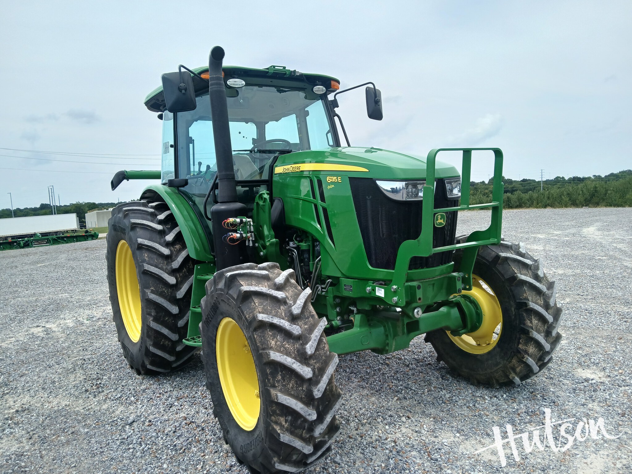2022 John Deere 6135E