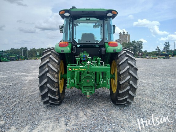 Photo of 2022 John Deere 6135E