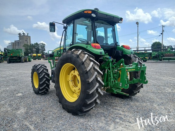 Photo of 2022 John Deere 6135E