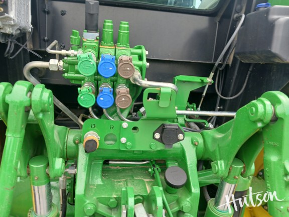 Photo of 2022 John Deere 6135E