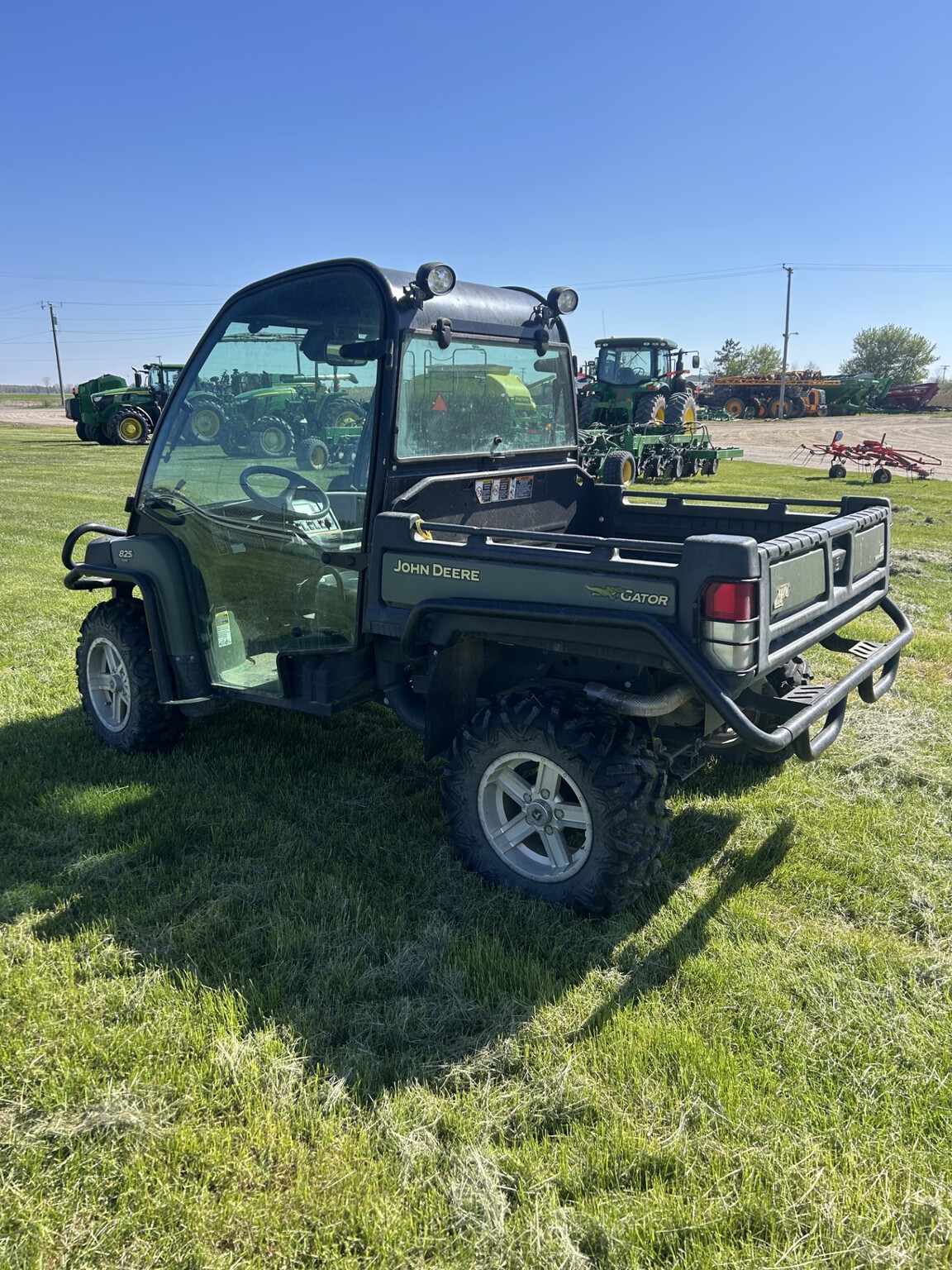 2013 John Deere XUV 825I GREEN Image 4