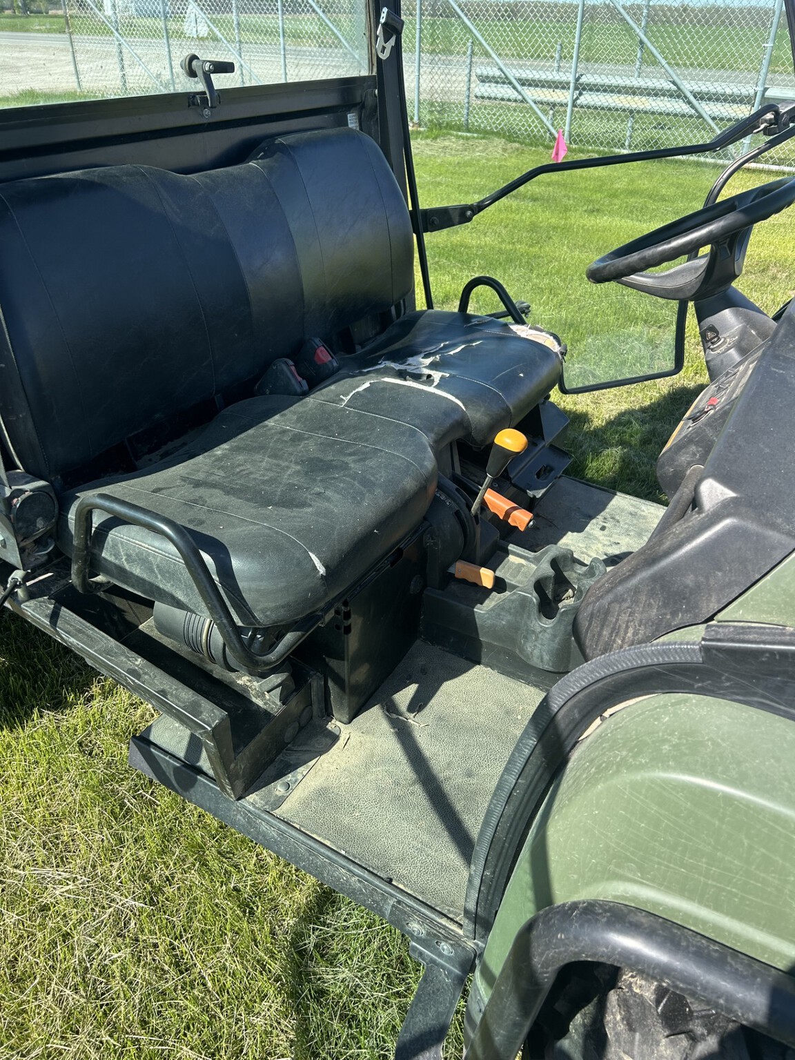 2013 John Deere XUV 825I GREEN Image 7