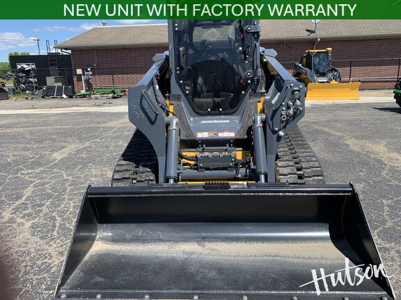 Photo of 2025 John Deere 335 P