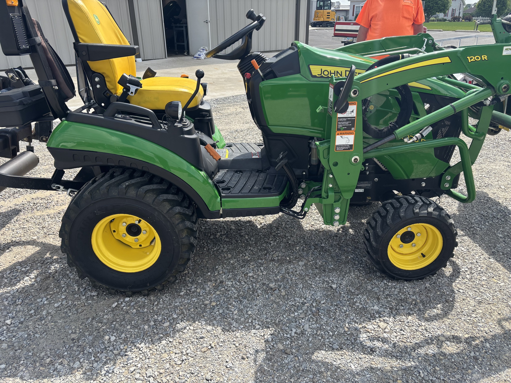 Used 2023 John Deere 1025R Compact Utility Tractors at Koenig Equipment in Botkins, OH - PhotoXL5