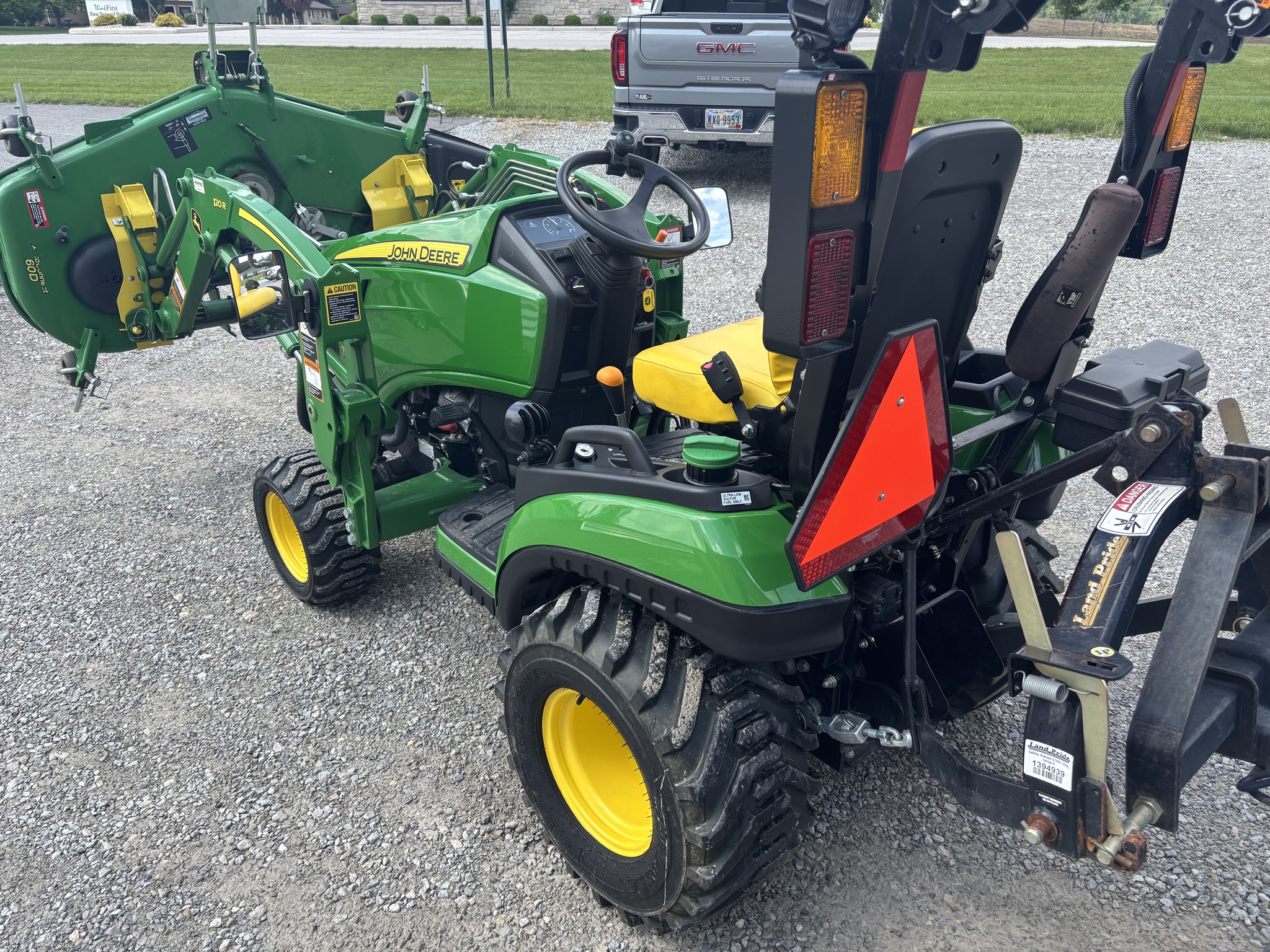 Used 2023 John Deere 1025R Compact Utility Tractors at Koenig Equipment in Botkins, OH - PhotoXL3