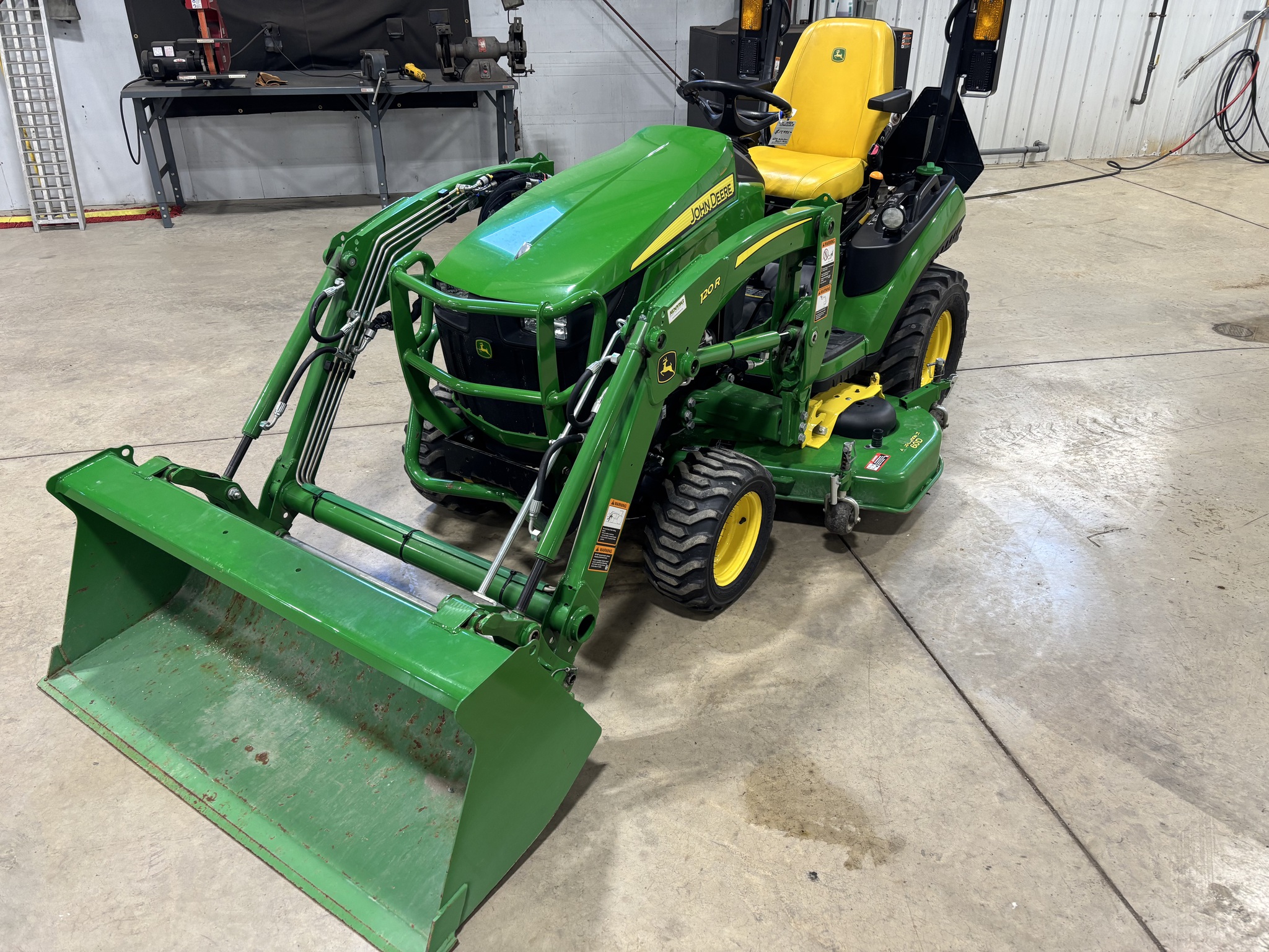 Used 2023 John Deere 1025R Compact Utility Tractors at Koenig Equipment in Botkins, OH - PhotoXL0
