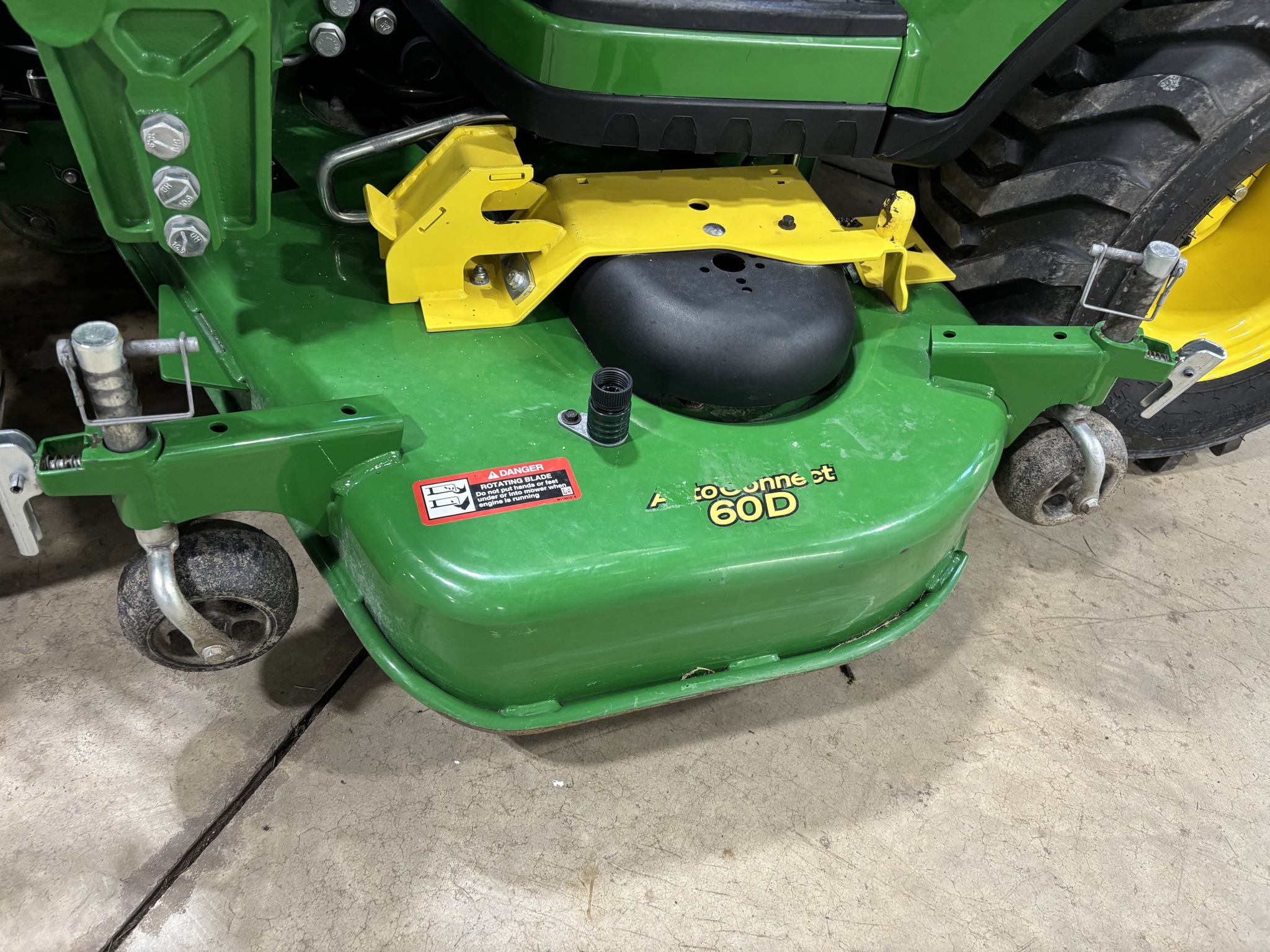 Used 2023 John Deere 1025R Compact Utility Tractors at Koenig Equipment in Botkins, OH - PhotoXL12