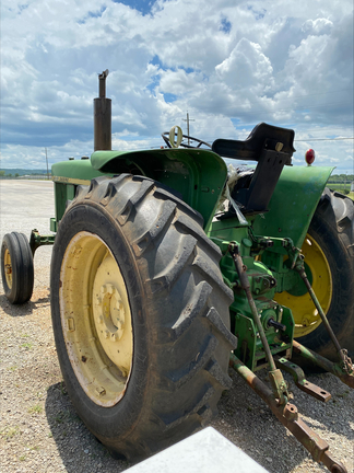 1977 John Deere 3130