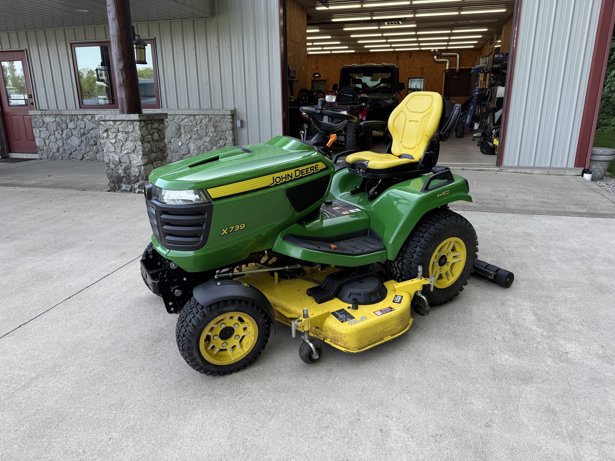 2022 John Deere X739 Image 2