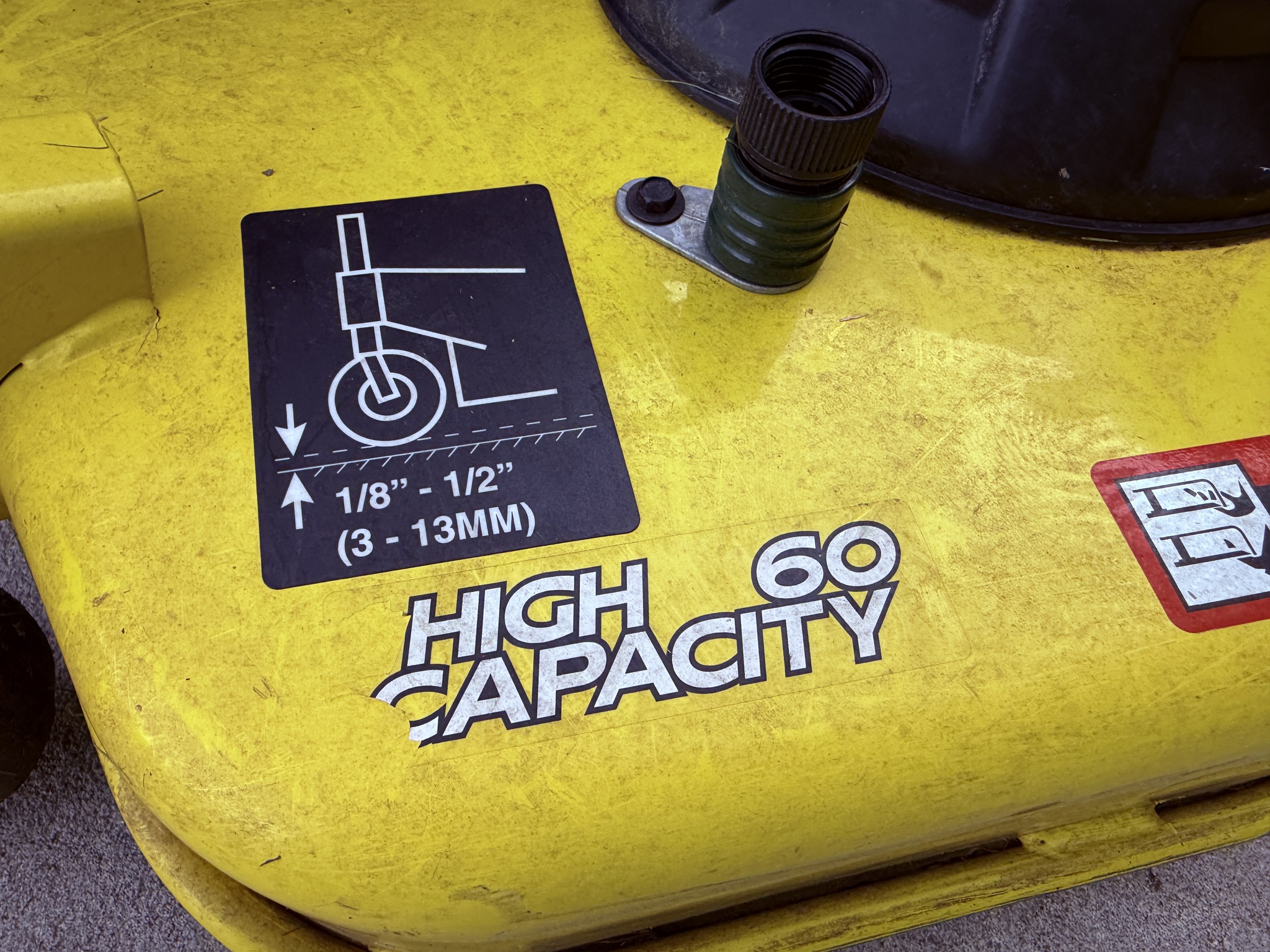 2022 John Deere X739 Image 18