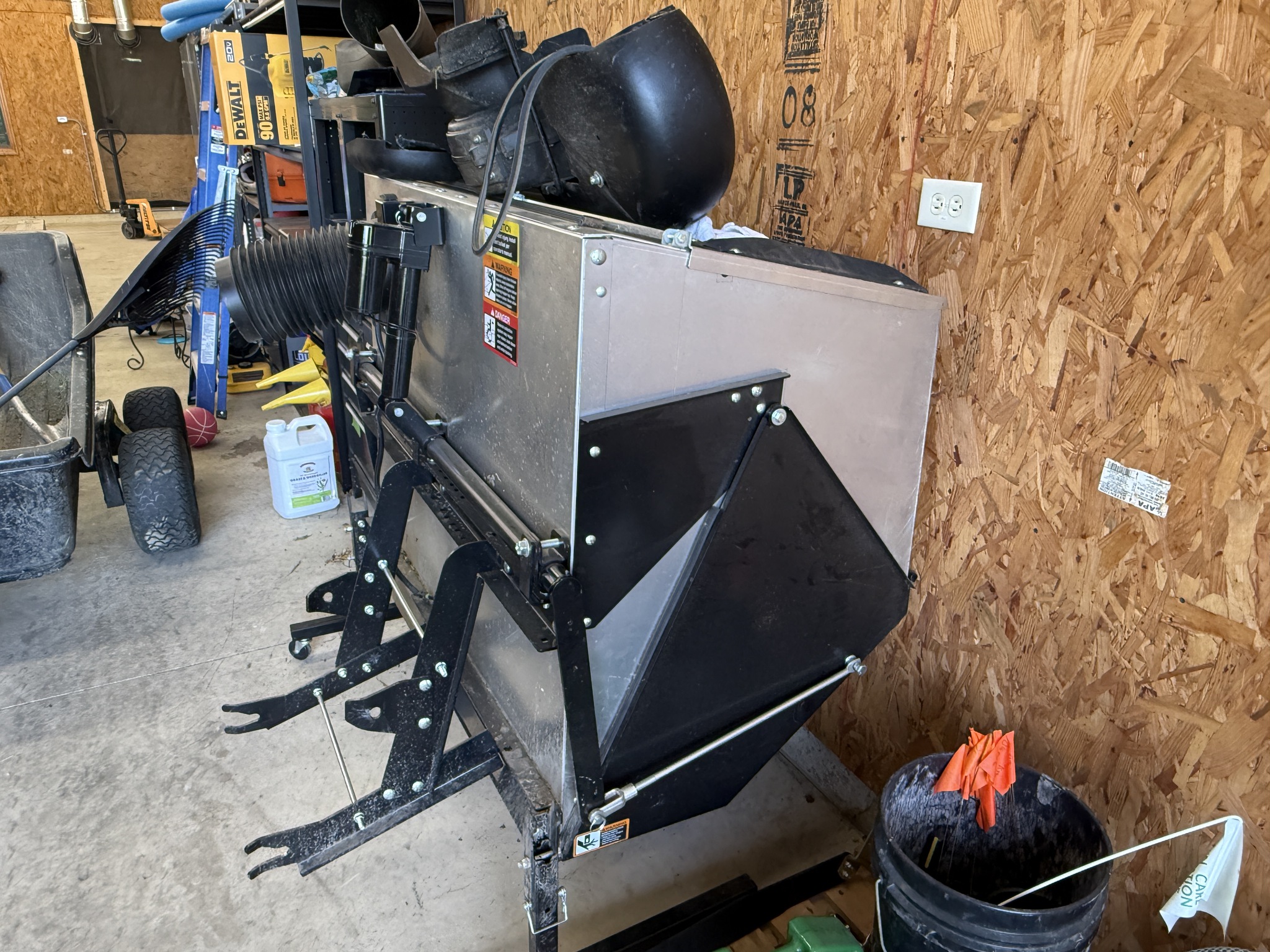 2022 John Deere X739 Image 26